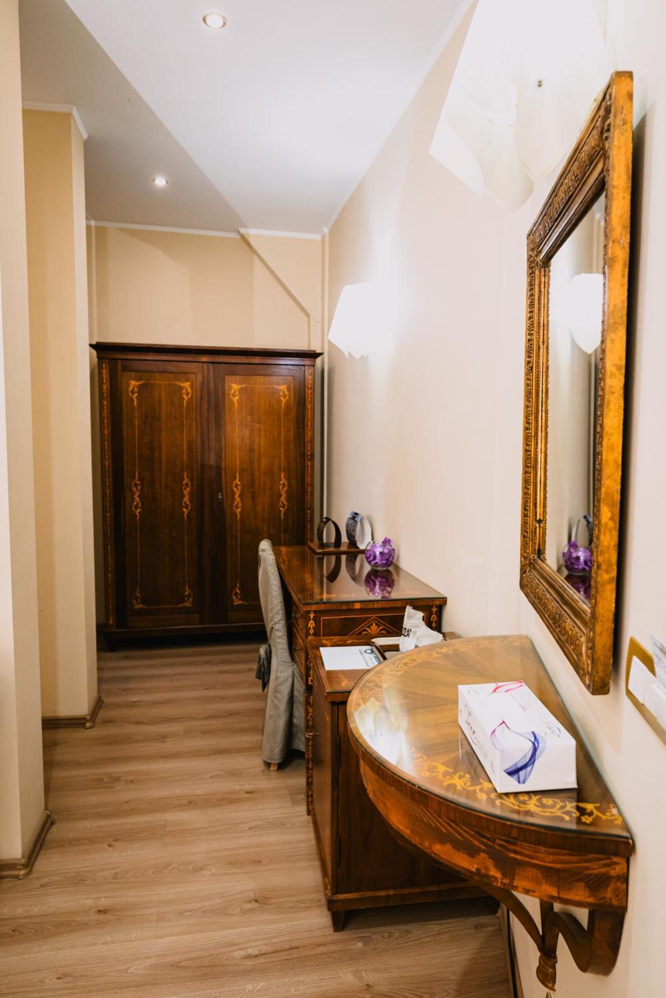 Vigo Hotel Ploiesti Exterior photo
