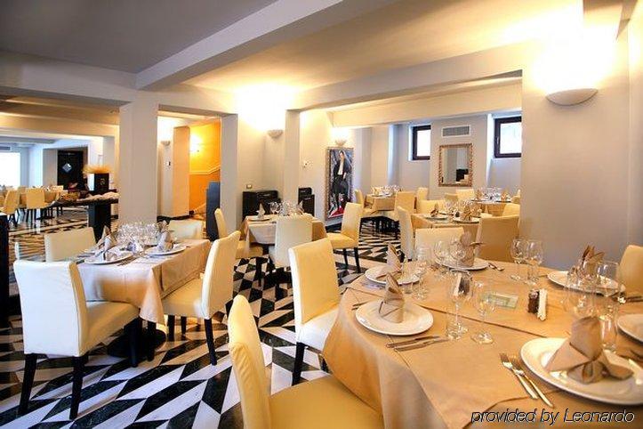 Vigo Hotel Ploiesti Restaurant photo